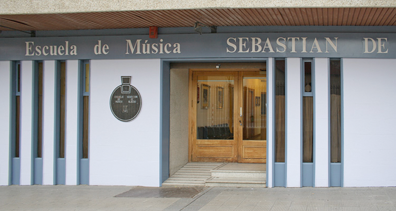 Fachada de la escuela de música Sebastián de Albero